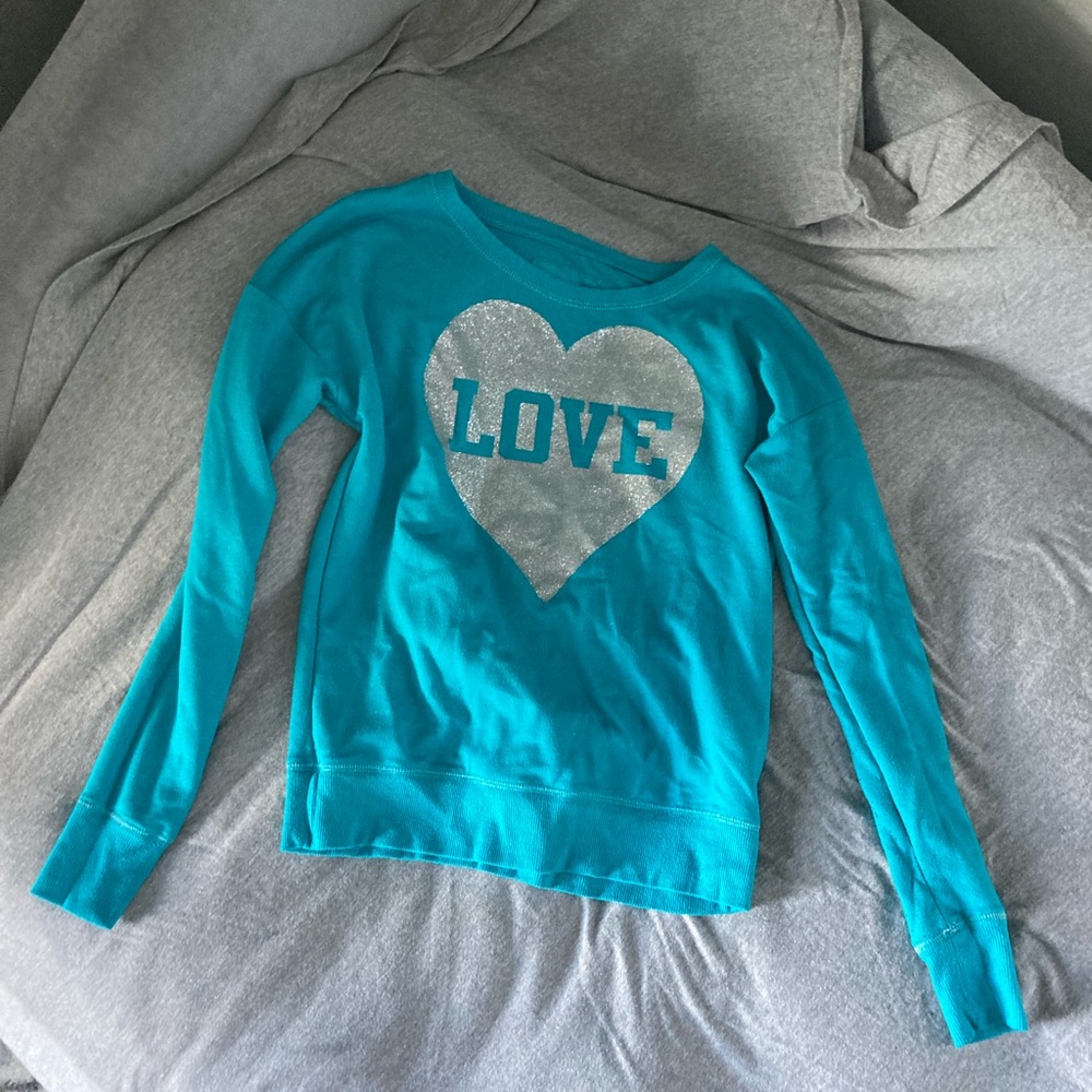 So junior’s long sleeve shirt